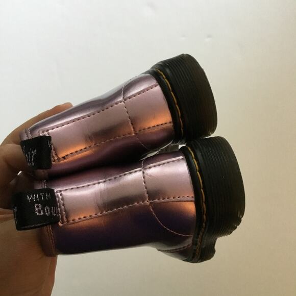 Dr. Martens metallic pink lace up boots with zipper - Picture 5 of 8